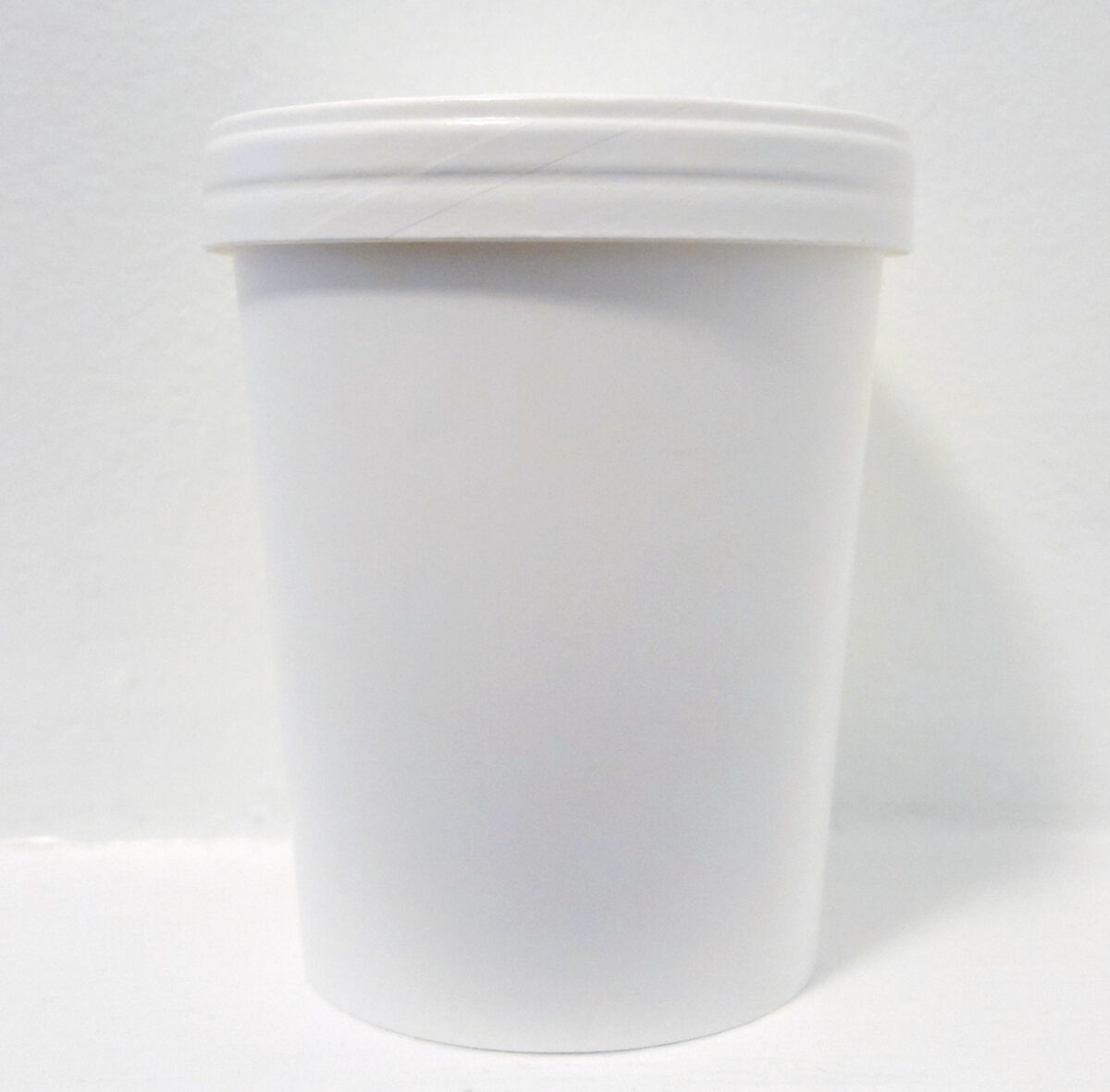 Serveware White Pint Container 550cc (Lid sold separately) The